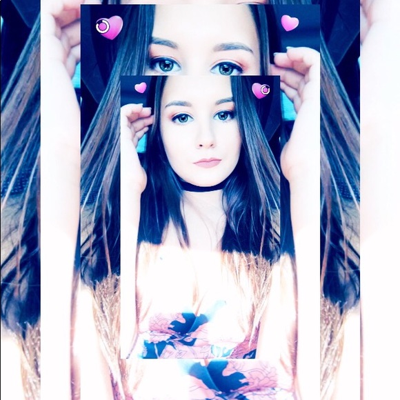 Meet your Posher, Stephanie - Picture 2 of 2